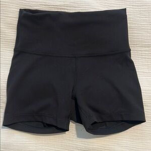 Lululemon Wunder Train High-Rise Short 4” Black Size 6